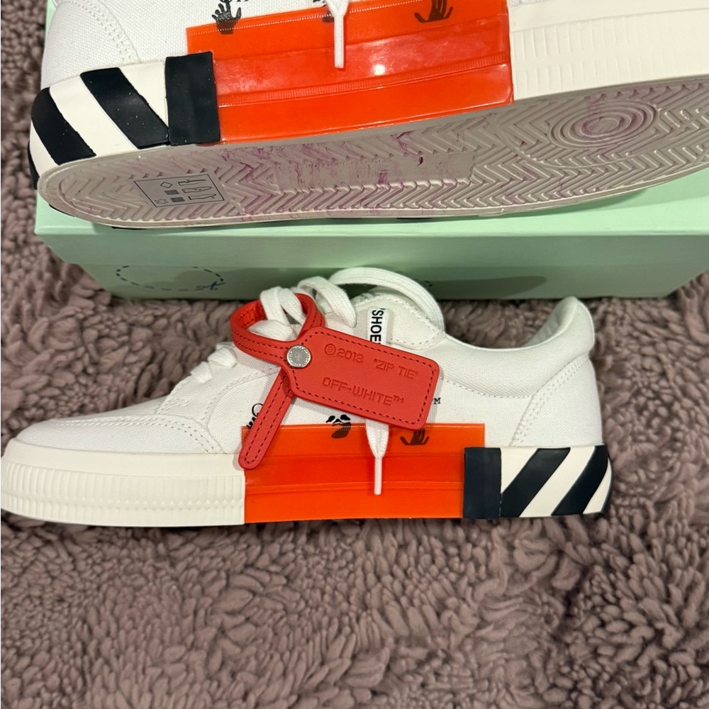 Off-White women’s White and pink Sneakers #virgil